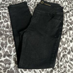 Ethyl pull on black Jean, sz 6